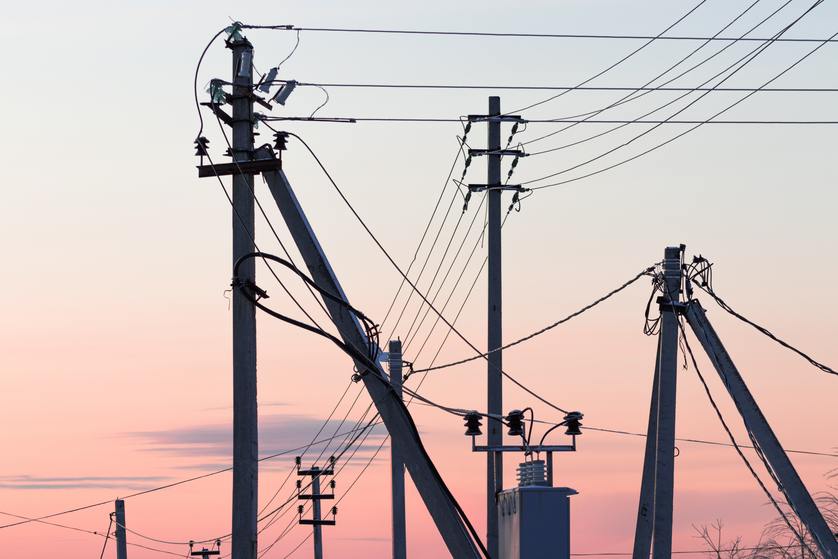 7 Wires Found on Utility Poles