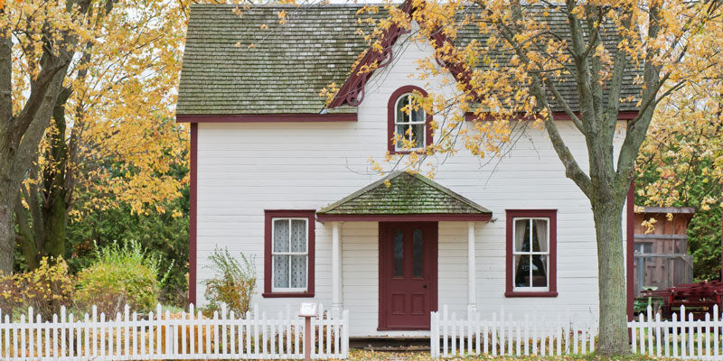 white house in fall