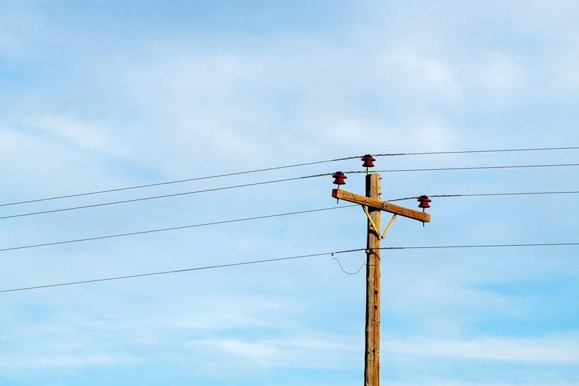 Pros and Cons of Wooden Utility Poles