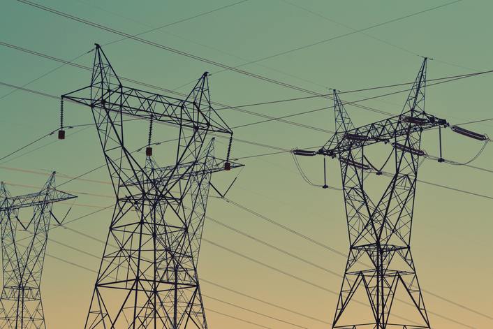 transmission and distribution power lines intercrossing
