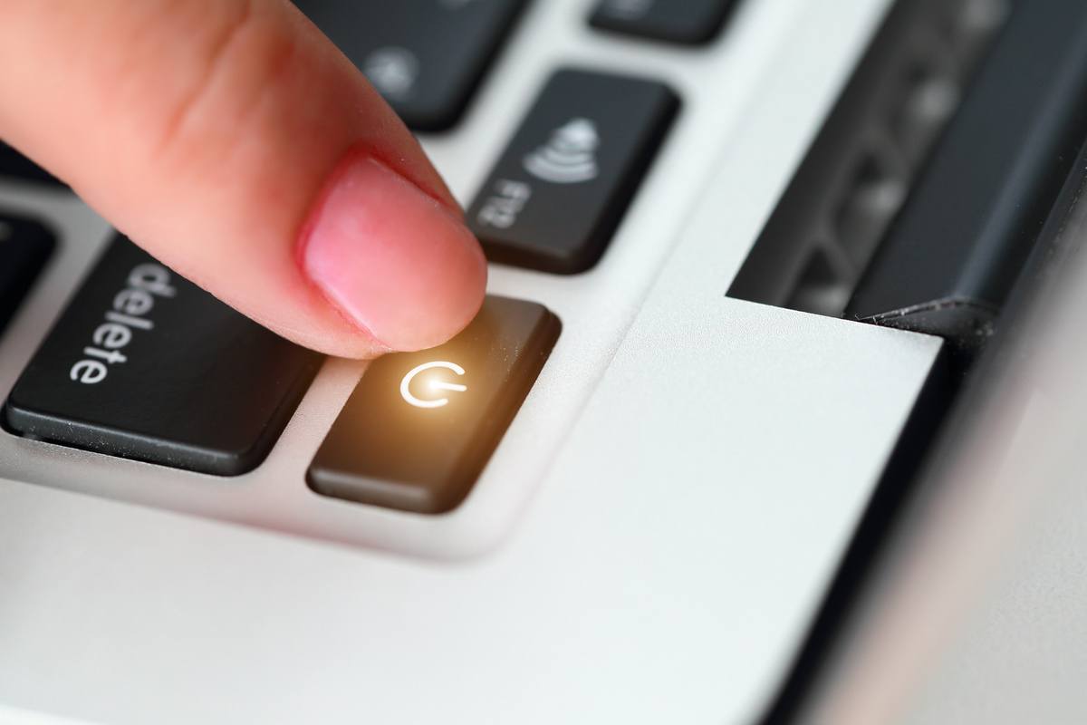 Risks of Improperly Shutting Down Electronics During a Power Outage