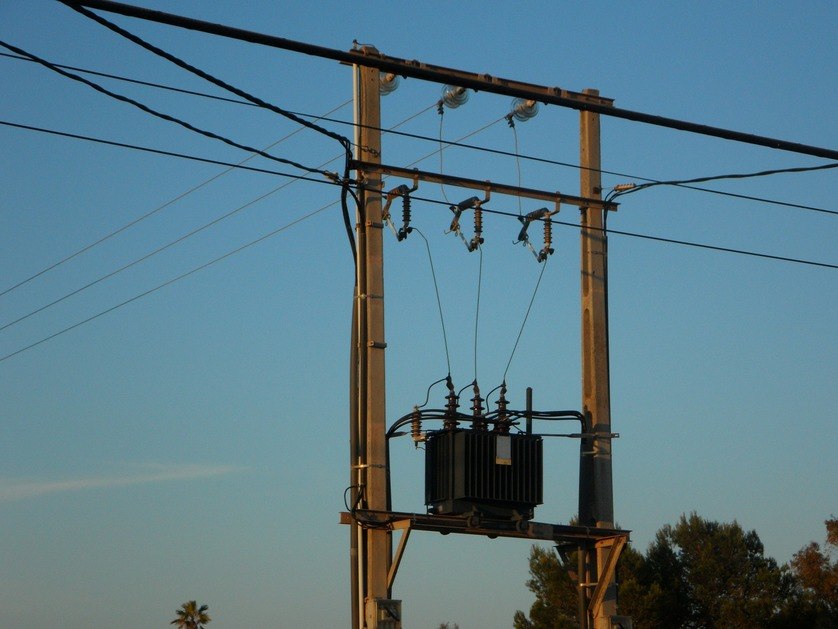 Safety Precautions to Take When a Transformer Fails